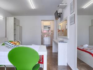 Apartment Nika-10 by Interhome