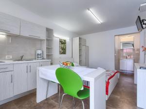 Apartment Nika-10 by Interhome 