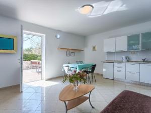 Apartment Nika-2 by Interhome 