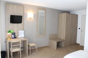 Hotels Hotel Des Tilleuls : photos des chambres