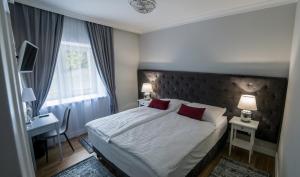 Apartment with Balcony room in Kaštieľ Penzion & Restaurant