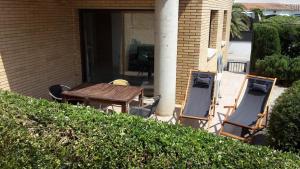 DAVANT MAR - Apartamento con terraza a pie de playa