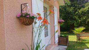 Maisons d'hotes Le Clos des Palombes : Chambre Double - Vue sur Piscine