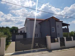 Apartment Loborika D&J