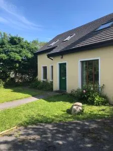 Letterfrack Farm Lodge house in Letterfrack village Connemara - 伦维尔