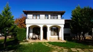 Вила Бел Тауър - Villa Bell Tower - Topola