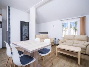 Holiday Home La Camarrocha by Interhome