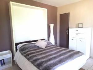 Appartements Le MAELY, studio au calme, centre de Honfleur (linge fourni) : photos des chambres