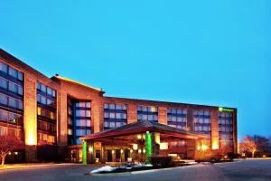 Holiday Inn Chicago Nw Crystal Lk Conv Ctr by IHG - كريستال ليك