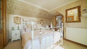 The Old Tramhouse Self Catering Traditional Charming Apartments Located In The Heart Of Historic Stirling For Short-Long Stays In Stirling For Tourism & Events & Contractor Base Stays For Central Belt Area & Open To BookYear Round