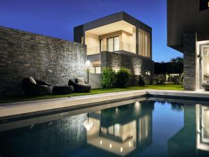 Aguacate Glafki with heated private swimming pool