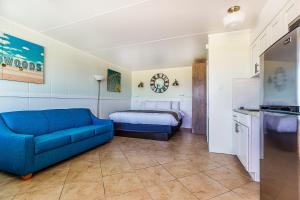Oceanfront Motel Efficiency with King Bed  room in Paradise Oceanfront Resort of Wildwood Crest