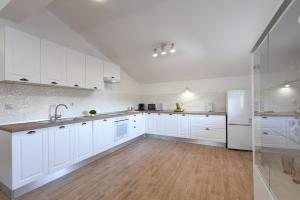 Apartman Magas with private pool