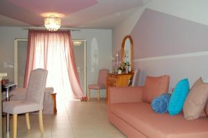 Alkyoni Apartments & Studios