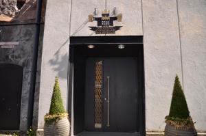 BEAUTIFUL SEASIDE TOWN Apartment with SAUNA and on-premise RESTAURANTS GYM ,SUPERMARKET