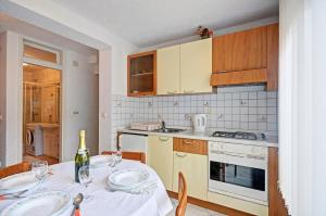 Cozy apartments Alexandra for relaxed vacation