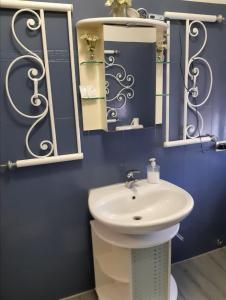 Habitación Triple Básica con baño compartido