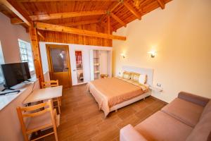 Superior Double Room with Balcony and Sea View room in Guest House Luiza