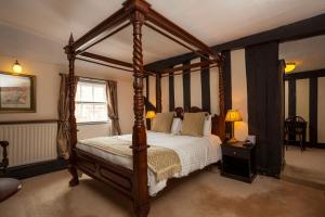 The Saracens Head Hotel