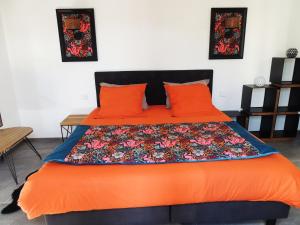 B&B / Chambres d'hotes Laubertiere : Chambre Lit King-Size - Vue sur Jardin