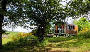 Sejours a la campagne Les Roulottes et Cabanes du Livradois : photos des chambres