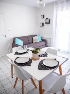 Appartements Gite Club House 2 & 3 Gite CARQUEFOU Centre : Appartement 1 Chambre