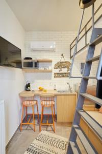 Mind-blowing petite studio in the heart of Athens!