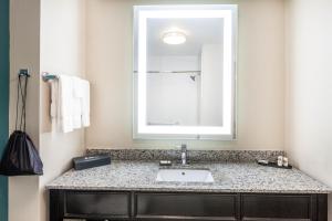 Deluxe Queen Room with Two Queen Beds room in La Quinta by Wyndham Midland North