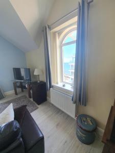 Atlantic views top floor