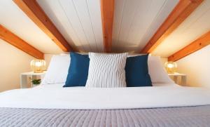 Breathtaking Seaview APP Barac on Separated Floor 