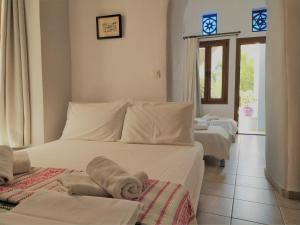 Pallada Rooms Tinos Greece