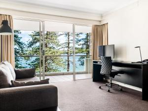 One-Bedroom Apartment with Harbour View room in Quest Manly