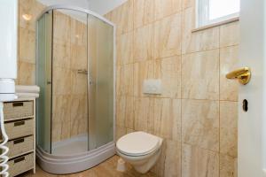 Beautiful villa Eden with pool and jacuzzi immersed in the vegetation