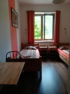 Pokoje Gościnne "Szkoła"