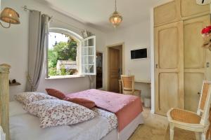 B&B / Chambres d'hotes Le Mazet de Tourrettes : photos des chambres