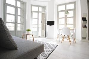 MalagaUrbanRooms - Scenic Flats