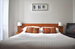 Hotels Hotel Colbert : photos des chambres