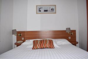 Hotels Hotel Colbert : photos des chambres