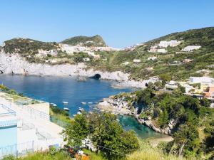 Ponza Cala Feola IMMOBILEVANTE