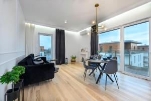 Marina Glamour - 3pok, widok na jezioro, klimatyzacja, parking podziemny, winda, Netflix