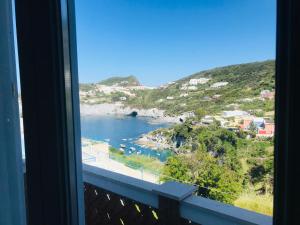 Ponza Cala Feola IMMOBILEVANTE