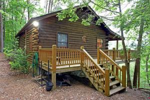 Two-Bedroom Bungalow room in Serenity Now- Blue Ridge area