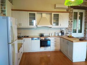 Marina Traditional Stonehouse