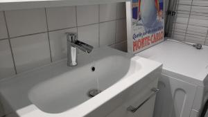 Appartements Les Bains de Mer - station balneaire Les Sablettes : photos des chambres