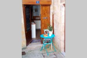 Maisons de vacances Maisonnette au Coeur de la cite Medievale. : photos des chambres