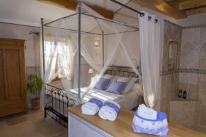 B&B / Chambres d'hotes Mas des Rabasses : photos des chambres