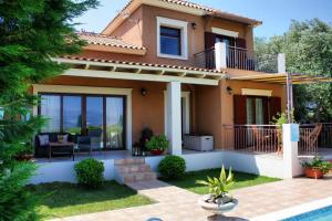 Traditional Villa Mandola