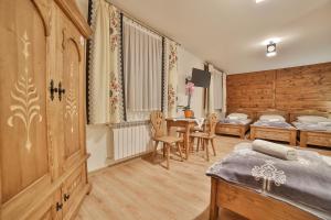 Deluxe Quadruple Room room in Agroturystyka Pokoje na Zakręcie