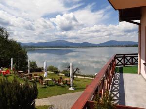 O.W. LAZUR nad jeziorem