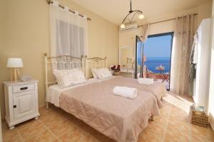 Trapezaki Villas, Seafront Accommodation